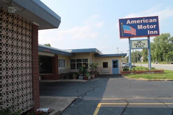 American Motor Inn - Rock Island image 6